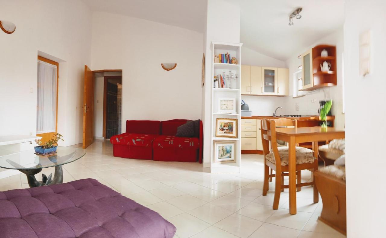 Apartmani Nikolina Razanac Bagian luar foto